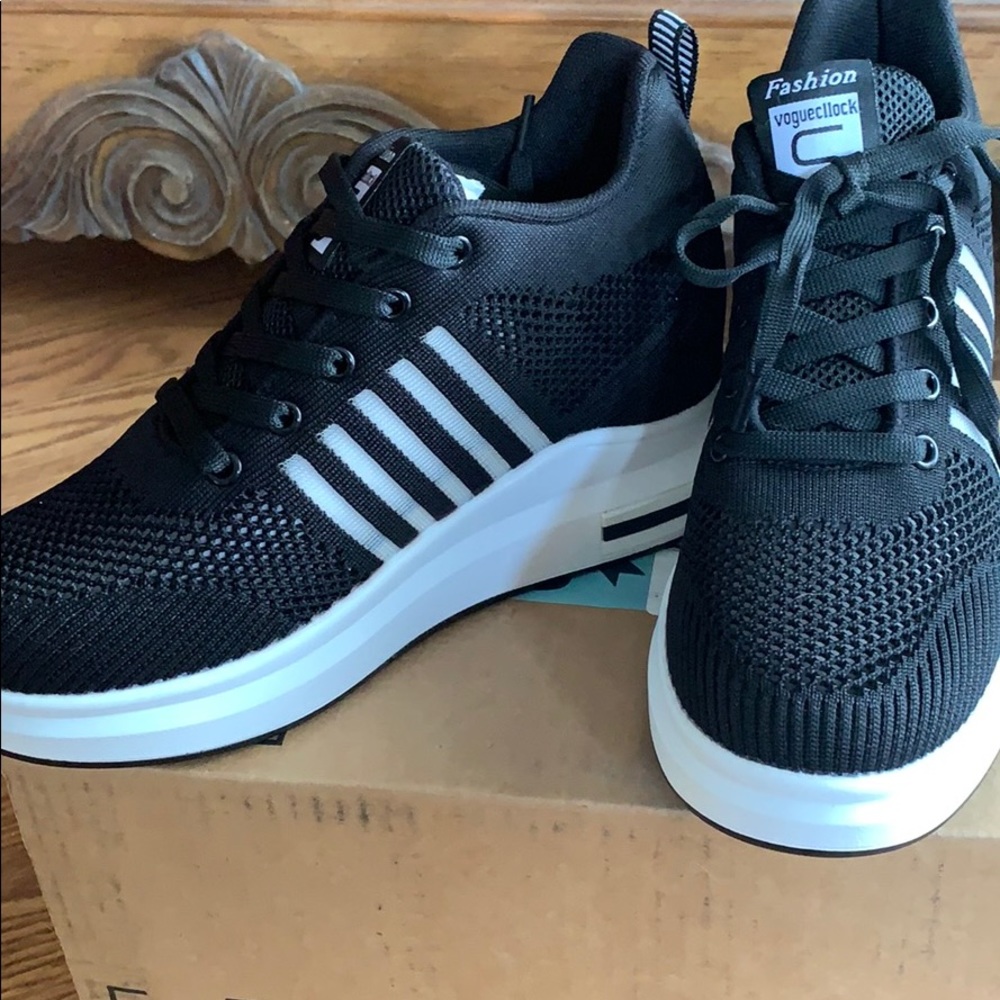 Size 7 Fashion platform Sneakers